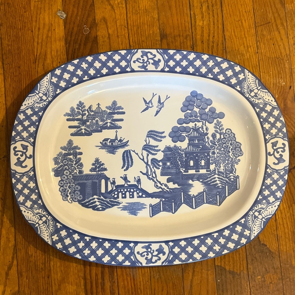 Two’s Company Porcelain Serving Platter, with the Classic Blue Willow Design - Picture 14 of 17